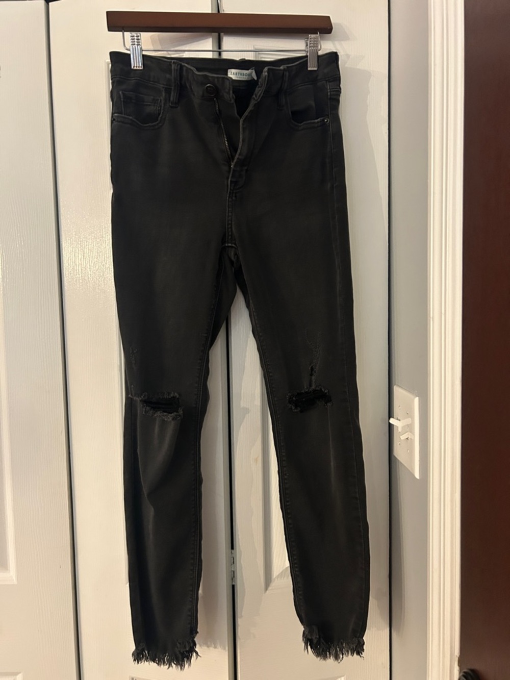 EARTHBOUND Black Distressed Skinny Jeans